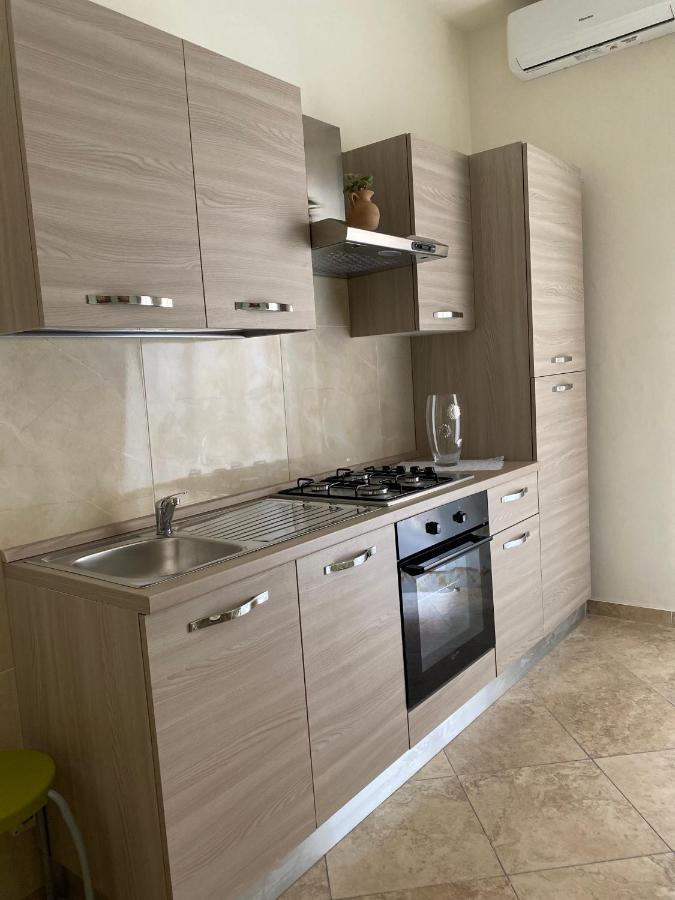 Falu Napoli Centro Camera Con Cucina E Bagno Privato Hotel ภายนอก รูปภาพ