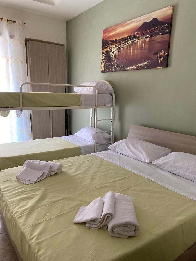 Falu Napoli Centro Camera Con Cucina E Bagno Privato Hotel ภายนอก รูปภาพ