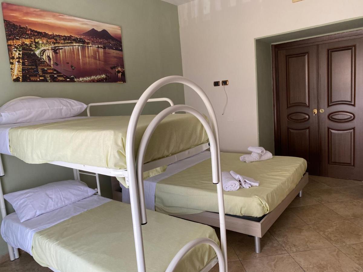 Falu Napoli Centro Camera Con Cucina E Bagno Privato Hotel ภายนอก รูปภาพ