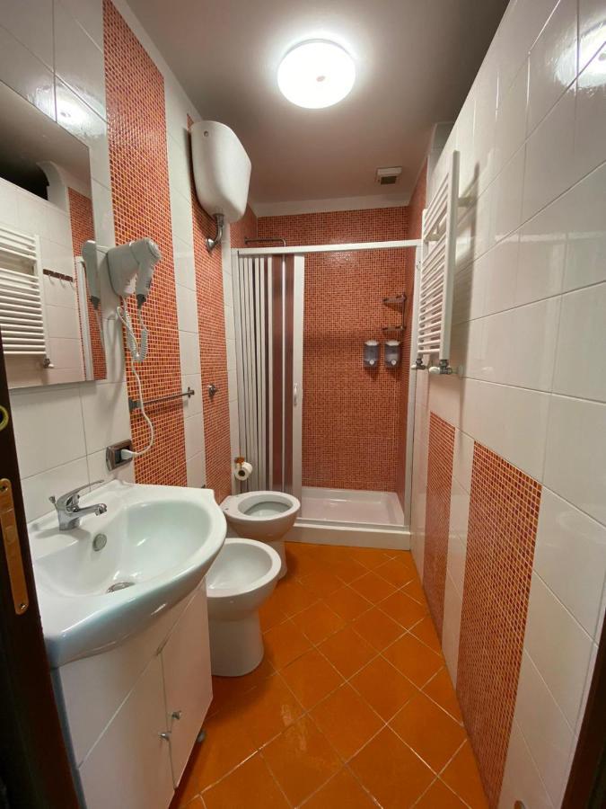 Falu Napoli Centro Camera Con Cucina E Bagno Privato Hotel ภายนอก รูปภาพ