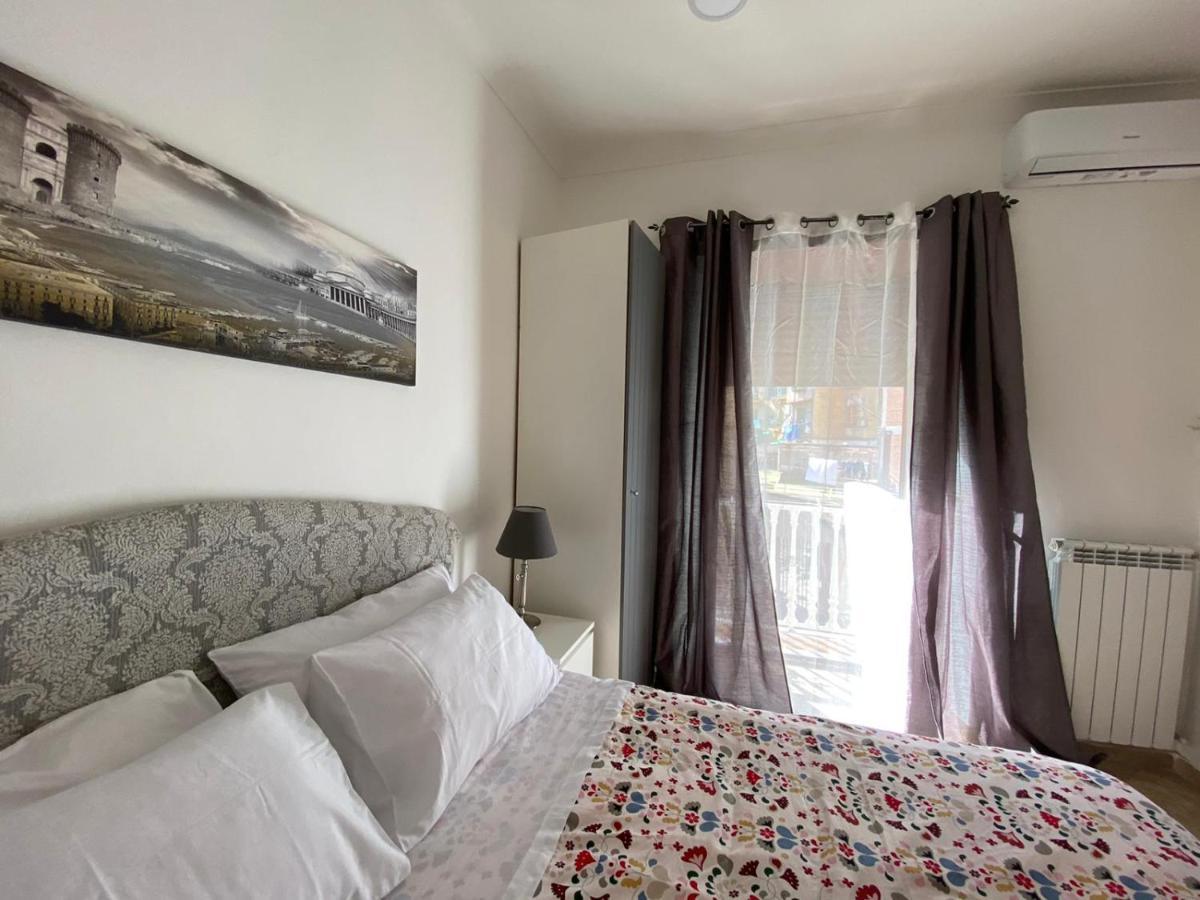 Falu Napoli Centro Camera Con Cucina E Bagno Privato Hotel ภายนอก รูปภาพ