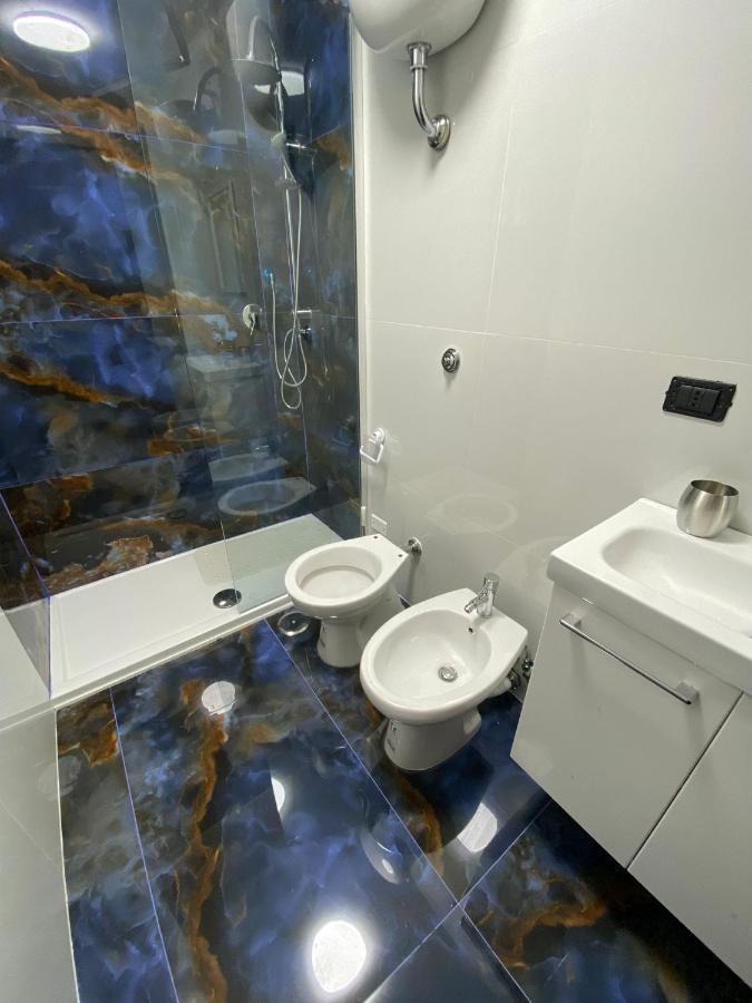 Falu Napoli Centro Camera Con Cucina E Bagno Privato Hotel ภายนอก รูปภาพ